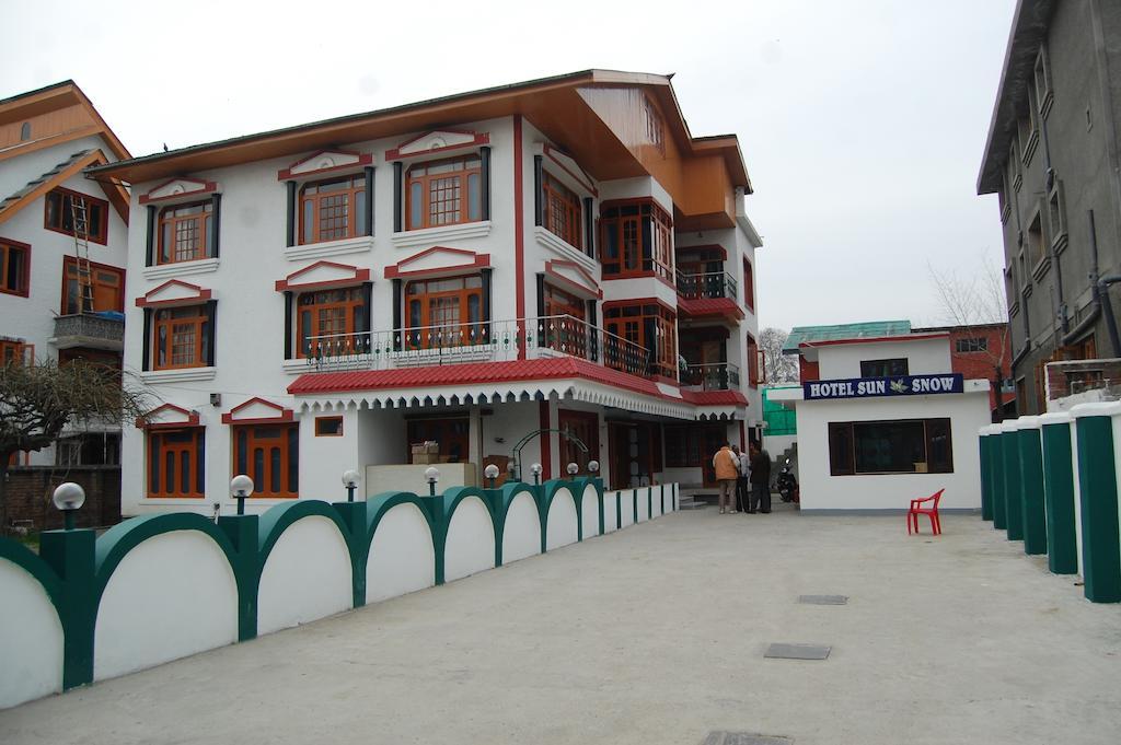 Hotel Grand City Srīnagar Buitenkant foto